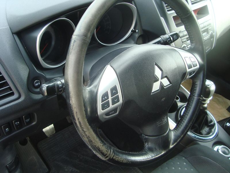 Mitsubishi ASX (2010) 1.8 DID  4x4 - fotka 12 z 16