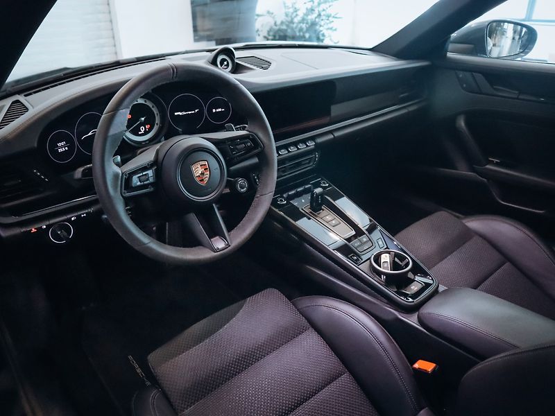 Porsche 911 Carrera T - fotka 7 z 28