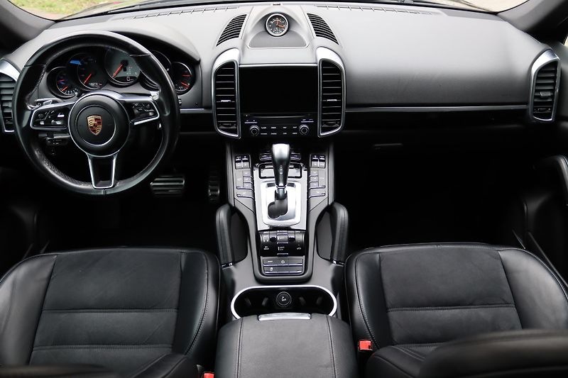 Porsche Cayenne S DIESEL 4.2 V8 283kW 4X4 DPH - fotka 37 z 50