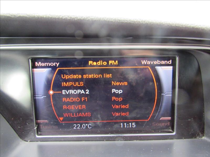 Audi A5 3,0 TDi 176kW Manuál Quattro - fotka 15 z 30