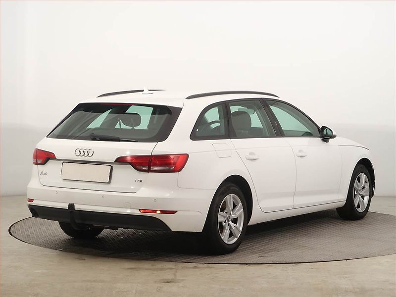Audi A4 (2016) 2.0 TDI, Navi, Bi-Xenony - fotka 5 z 14