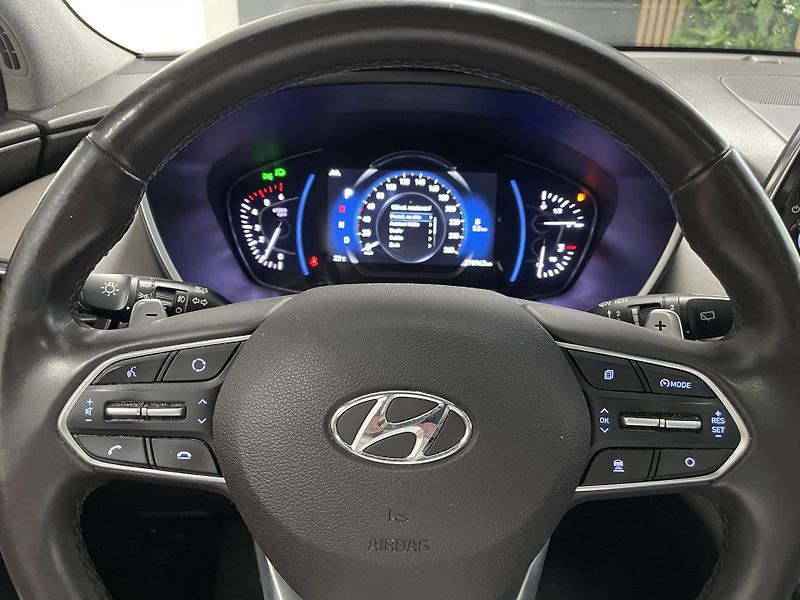 Hyundai Santa Fe 2.2 CRDi ČR AWD AT 7.MÍST LUXU - fotka 27 z 40