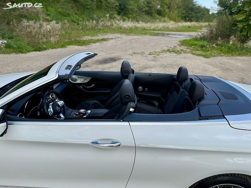 Mercedes-Benz Třídy C CABRIO 300d AMG - fotka 38 z 49