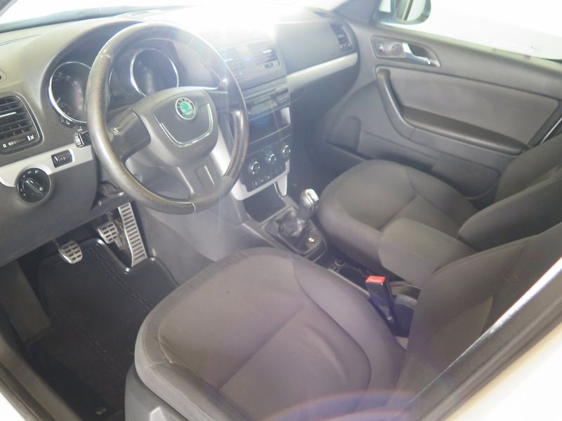Škoda Yeti (2010) 2.0TDI,4x4,výhřev,tažné - fotka 11 z 22