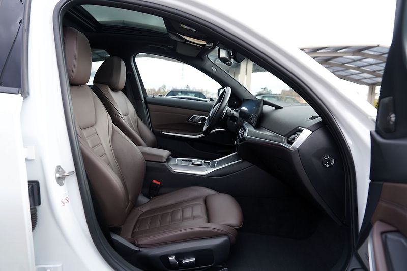 BMW Řada 3 M340i xDrive/AT/375PS,Facelift - fotka 30 z 50