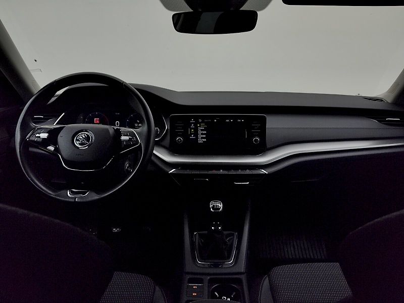 Škoda Octavia (2023) Combi Ambition Plus 2,0 Tdi 85 - fotka 5 z 30