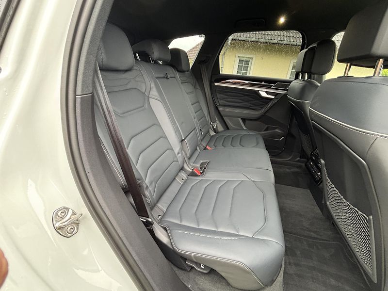 Volkswagen Touareg (2024) 3.0 Tsi,R-Line,tažné,nez top - fotka 13 z 26