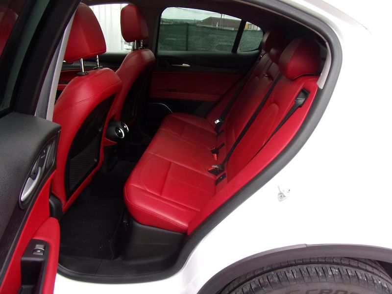 Alfa Romeo Stelvio (2020) 2.0TURBO 206kW PANORAMA VÝBAVA - fotka 19 z 27