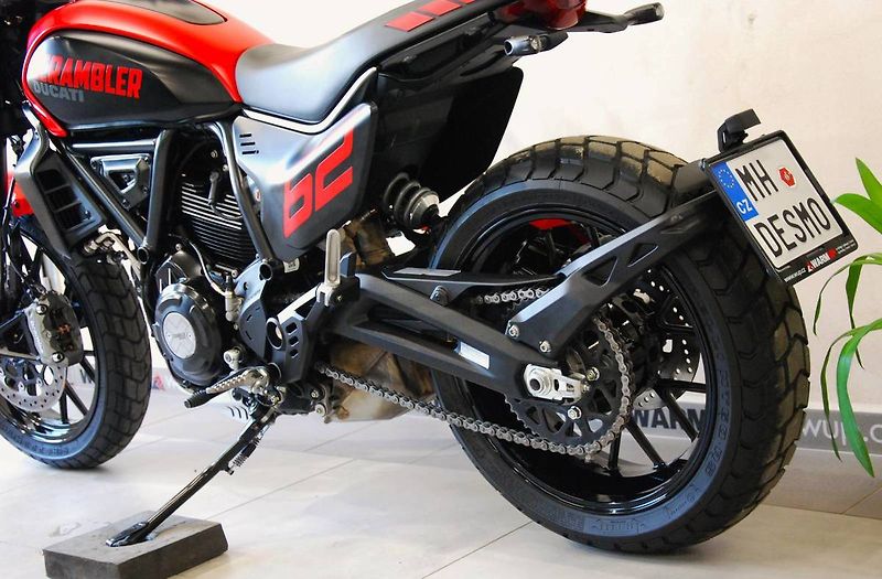 Ducati Scrambler Full Throttle (2023) krásný stav, serv - fotka 19 z 20