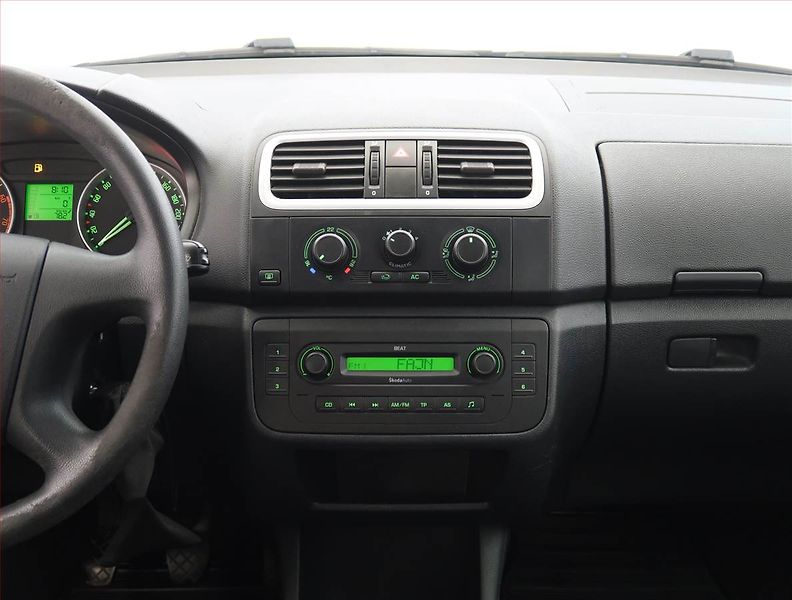 Škoda Fabia (2008) Ambiente 1.2, nová STK - fotka 12 z 15