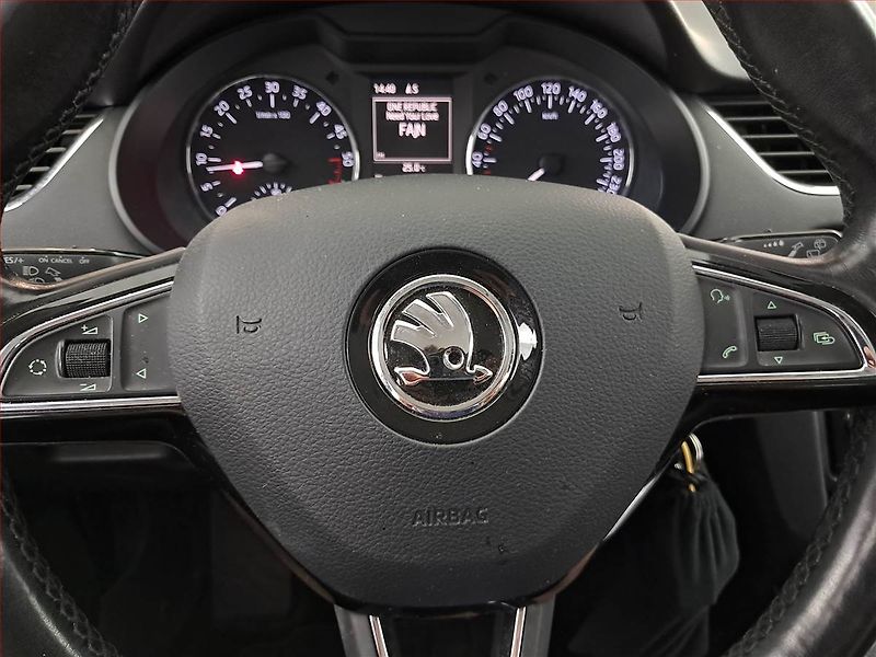 Škoda Octavia (2014) 1.6 TDI, Navi, Tempomat - fotka 14 z 16