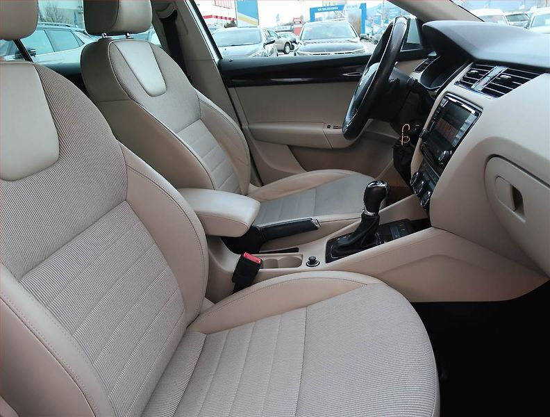Škoda Octavia (2015) 2.0 TDI, Automat, Serv.kniha - fotka 9 z 19