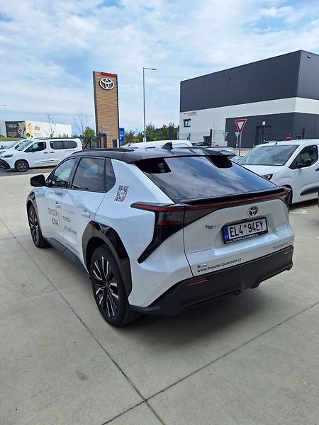 Toyota bZ4X Executive VIP - fotka 5 z 10
