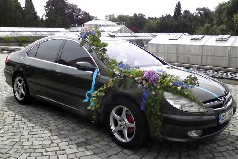 Svatba se konala 13.6.2020 a na auto nám posadili synovce Matyáše.