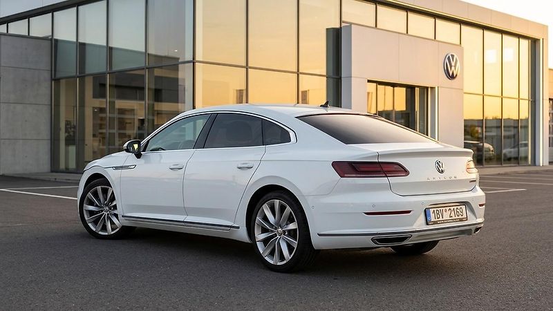 Volkswagen Arteon (2018) DSG 4x4 DPH Tažné DCC WEB - fotka 3 z 19