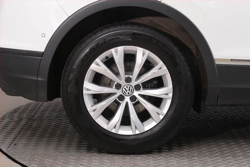 Volkswagen Tiguan (2018) Comfortline 1.4 TSI, ČR,1.maj - fotka 14 z 19
