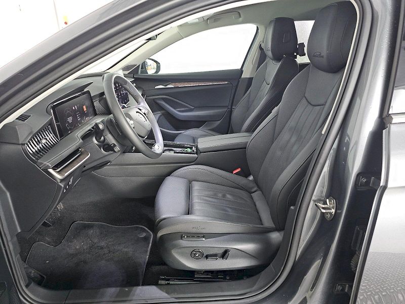 Škoda Superb (2024) 2.0TSI 195kW 4x4 DSG LAURIN A - fotka 6 z 30