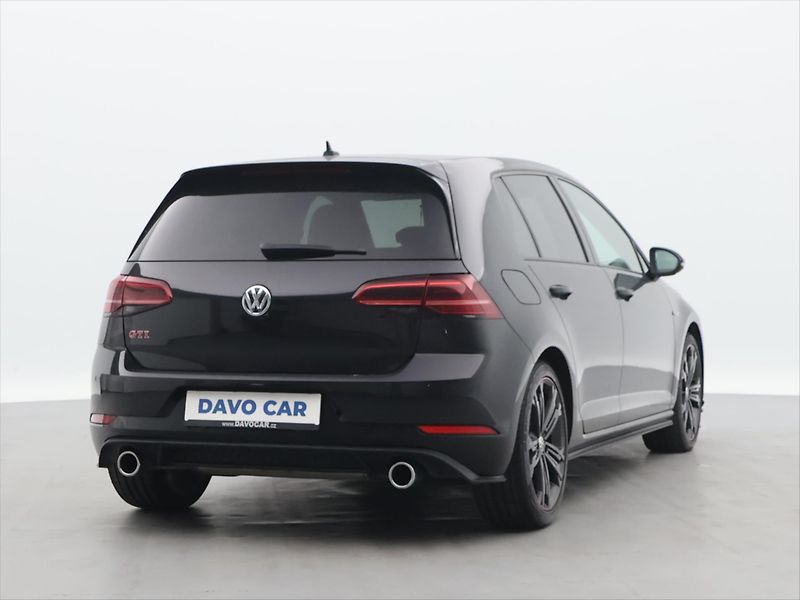 Volkswagen Golf 2,0 TSI GTI 180kW Performance - fotka 7 z 28