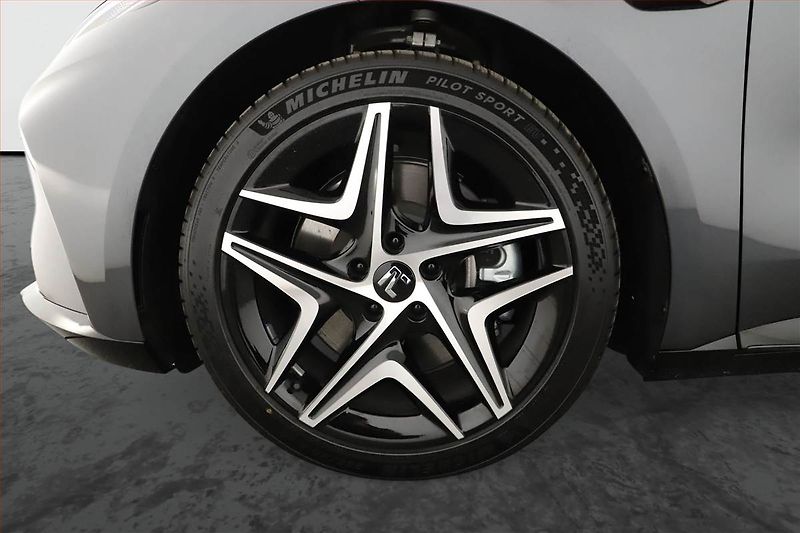 Rising Auto F7 (2025) 77 kWh RWD, SoH 100% - fotka 12 z 31