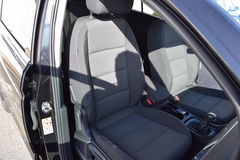 Volkswagen Touran (2018) 1.4TSI 110kw CLBMT 7MÍST LED  - fotka 42 z 48