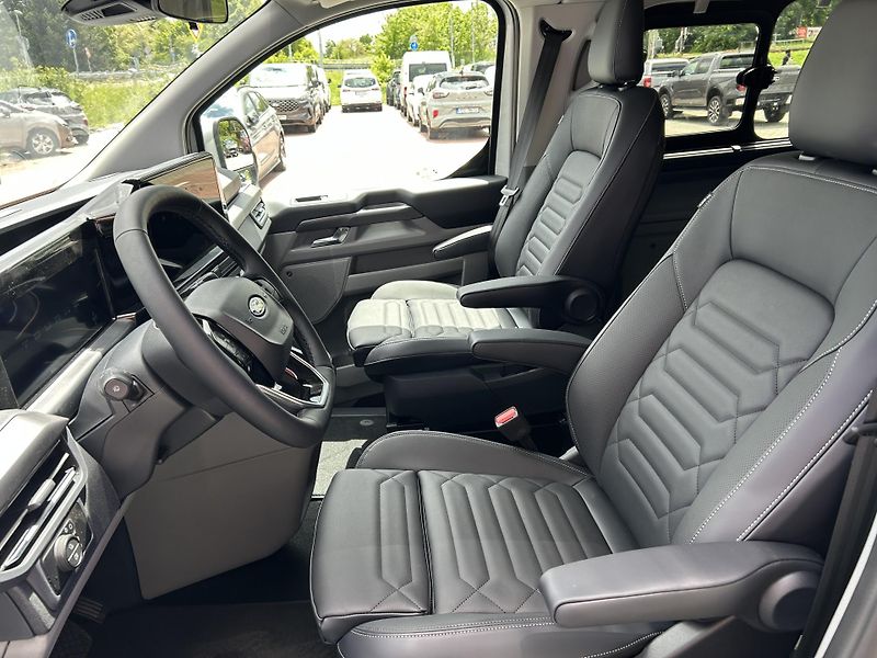 Ford Tourneo Custom 2.0EcoBlue 125kW TITANUIM X L2 - fotka 17 z 36