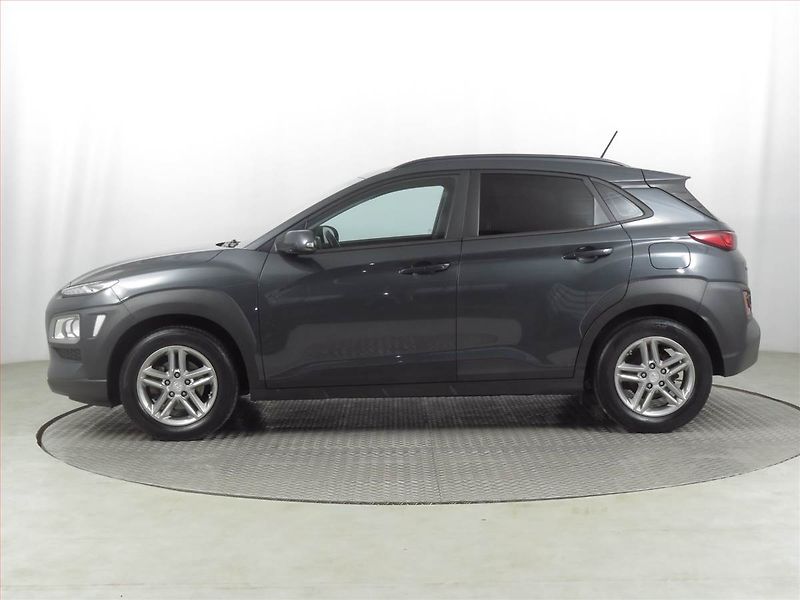 Hyundai Kona (2019) Family 1.0 T-GDI, Serv.kniha - fotka 3 z 19