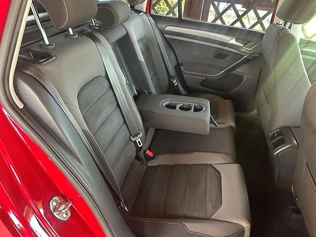 Volkswagen Golf Variant 1,6TDi DSG F1 LED MATRIX NAVI - fotka 29 z 51