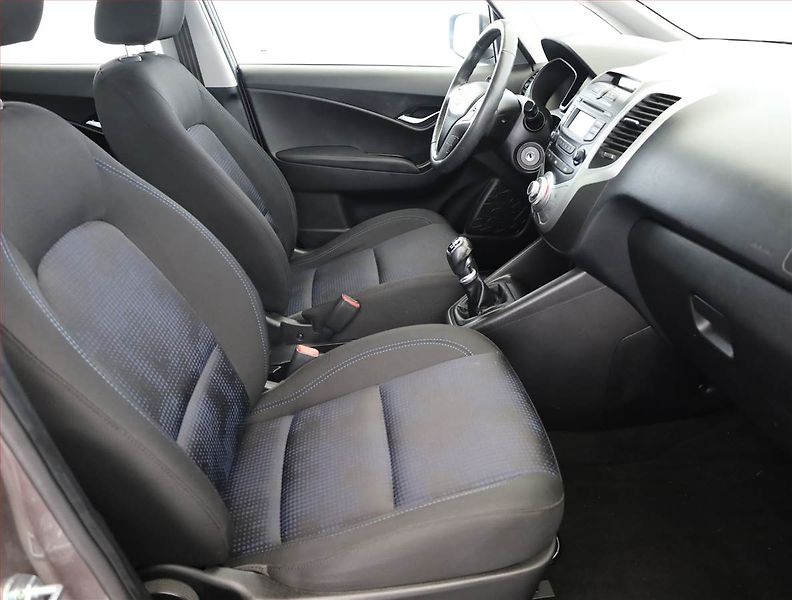 Hyundai ix20 (2011) 1.4 CVVT, Serv.kniha - fotka 7 z 12