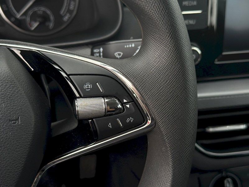 Škoda Kamiq (2023) 1.0 TSI 81 kW Ambition - fotka 14 z 22