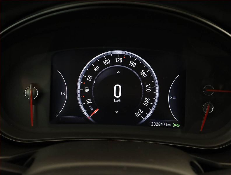 Opel Insignia (2015) 2.0 BiTurbo CDTI, Automat - fotka 9 z 18