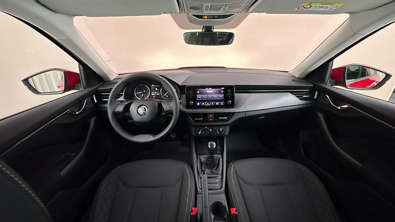 Škoda Kamiq 1.5 TSI Ambition - fotka 8 z 24
