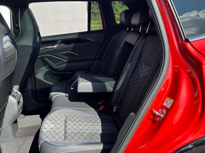 Volkswagen Tiguan 2,0 TDi 142kW 4Motion R-LINE - fotka 13 z 34
