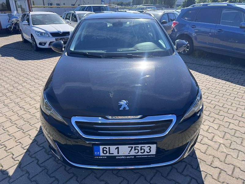 Peugeot 308 (2016) 1,2 PURET. ALLURE 96KW AUTOMAT - fotka 8 z 48