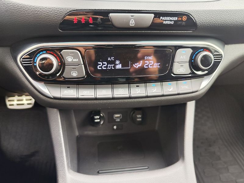 Hyundai i30 1.5 T-GDI/117kW N-Line DCT - fotka 21 z 32