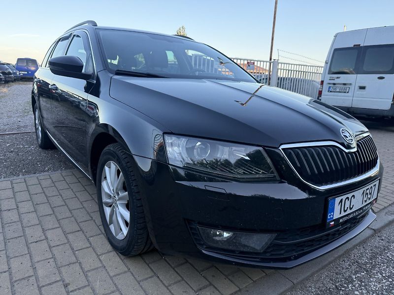 Škoda Octavia (2017) 1.6tdi - fotka 9 z 52