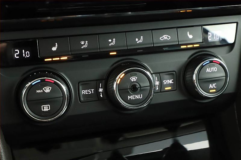 Škoda Superb (2015) Laurin&Klement 2.0 TDI - fotka 12 z 19