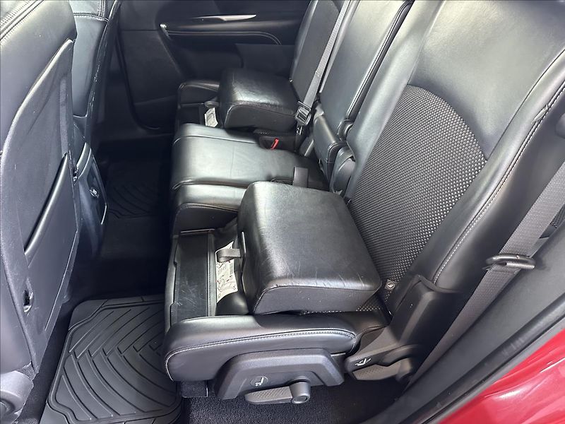 Fiat Freemont 2,0 CROSS 4x4 AUTOMAT - fotka 17 z 32