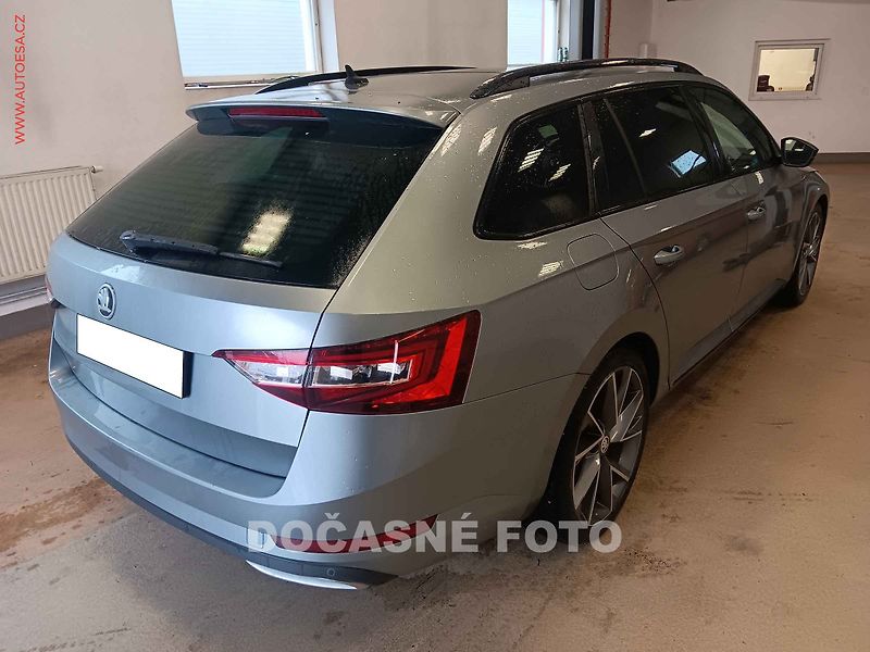 Škoda Superb (2018) 2.0 TDI, AT, navi, bixen - fotka 2 z 3