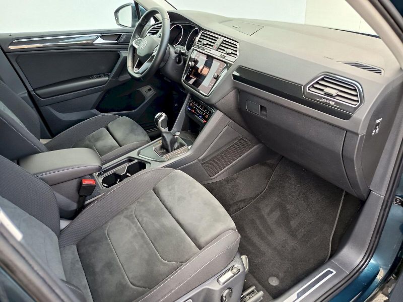 Volkswagen Tiguan (2021) 1.5 TSI 110kW LIFE - fotka 28 z 35
