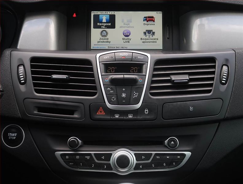 Renault Laguna (2012) 2.0 dCi, Automat, Serv.kniha - fotka 12 z 20