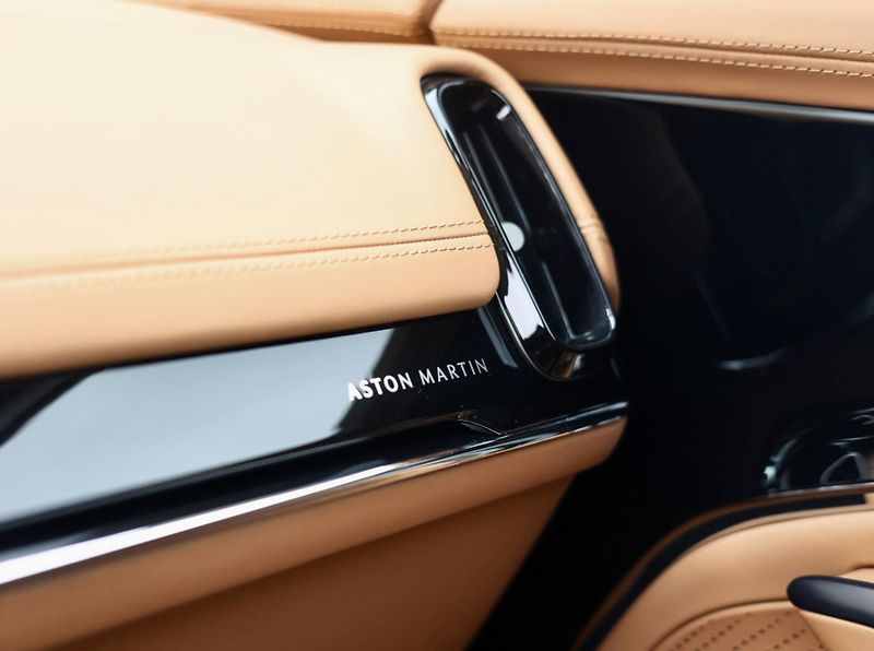 Aston Martin DBX (2025) 707, 4.0 V8 707PS Minotaur  - fotka 40 z 54