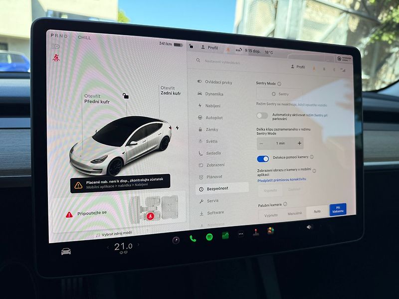 Tesla Model 3 Performance 82 kWh - fotka 22 z 37