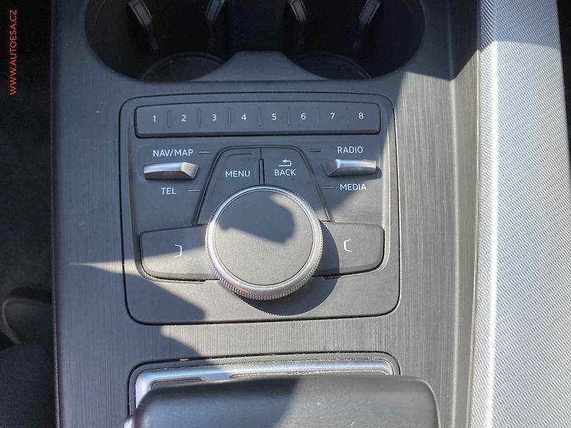 Audi A4 (2018) 2.0 TDi quattro, AT, bixen - fotka 18 z 23