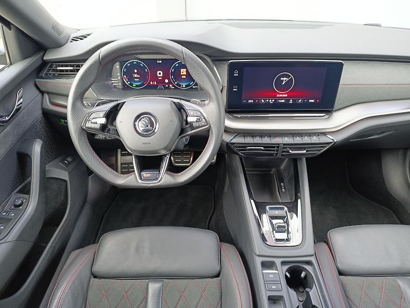 Škoda Octavia RS 2.0TSI 180kW ČR DPH - fotka 23 z 36