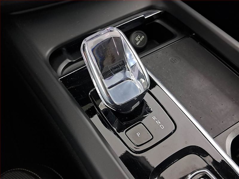 Volvo XC60 (2024) B4 AWD - fotka 16 z 20