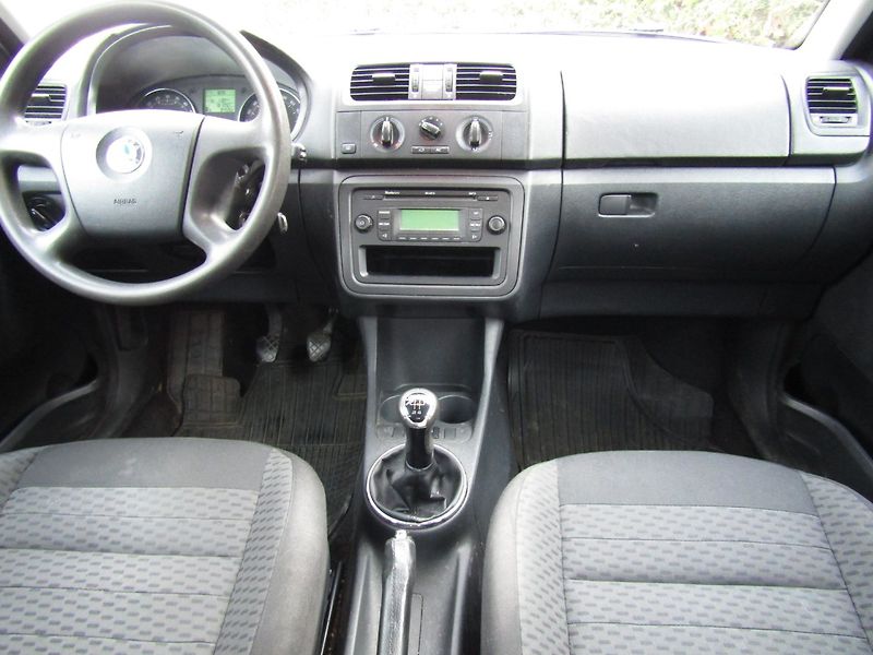 Škoda Roomster (2011) 1.6 TDI 66kW - fotka 15 z 36