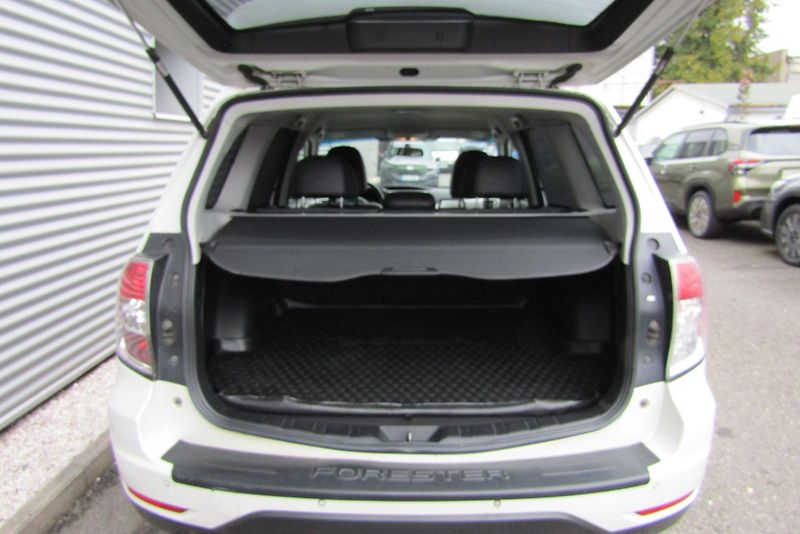 Subaru Forester (2009) 2,5 XT 5MT 169 kW ČR 1. maj. - fotka 19 z 24