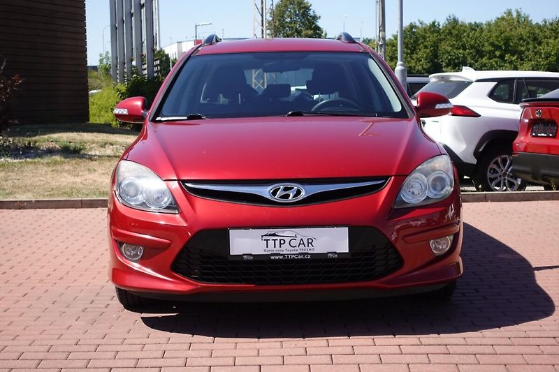 Hyundai i30 1,4i 80kW M/T - fotka 2 z 23
