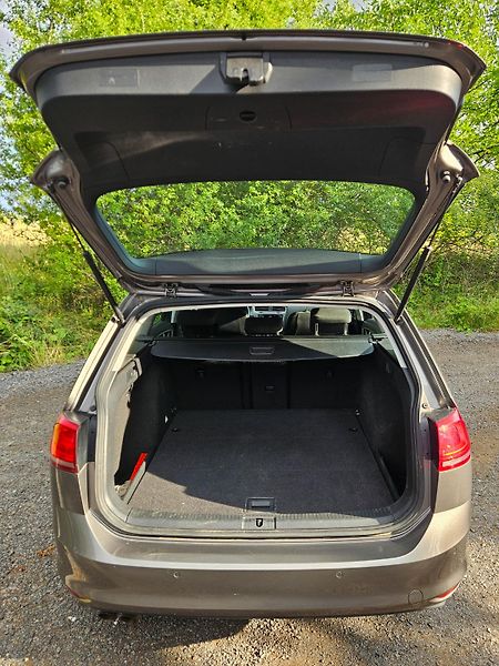 Volkswagen Golf Variant (2016) - fotka 18 z 25