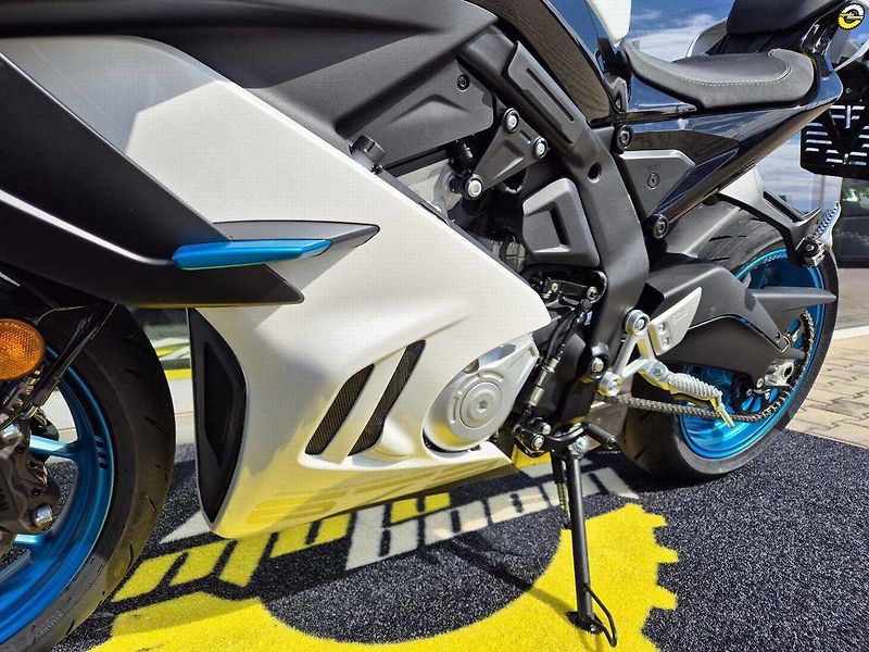 CFMOTO (2026) 675 SR-R - SKLADEM - fotka 12 z 43
